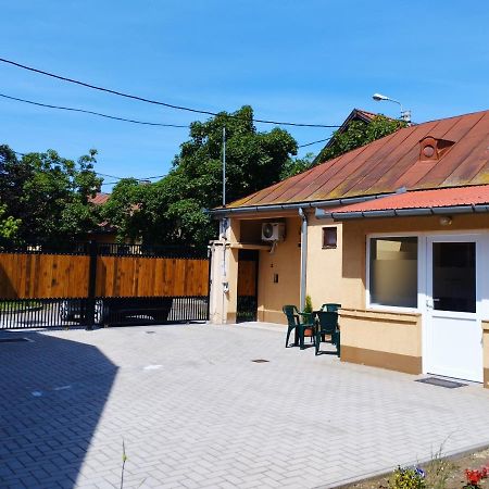 Elizabet Home Apartman Орадеа Екстериор снимка