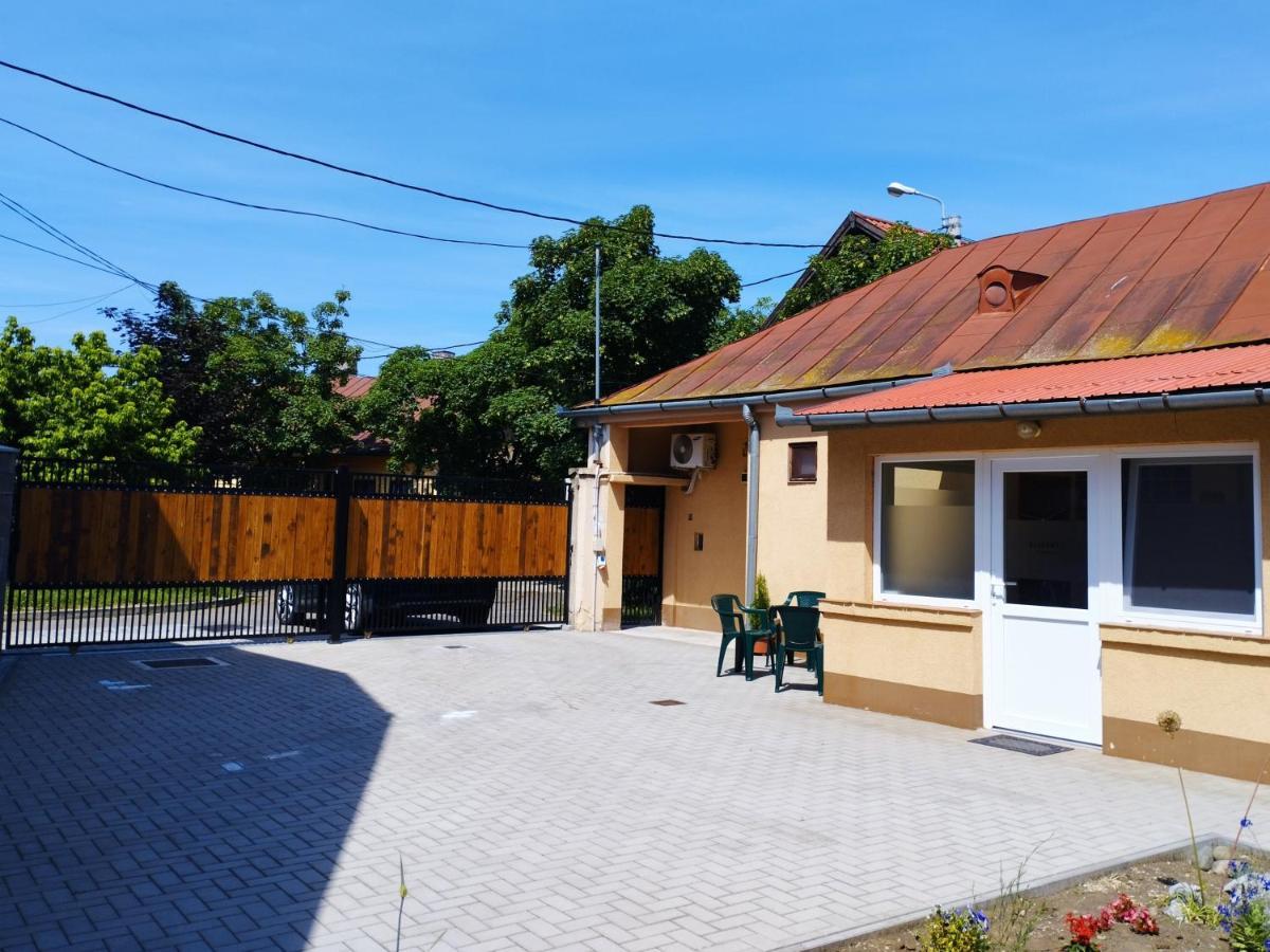 Elizabet Home Apartman Орадеа Екстериор снимка
